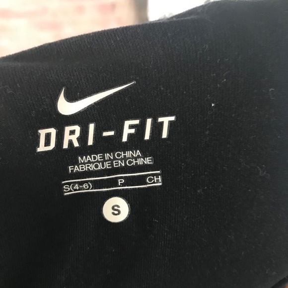 Nike women athletic jacket. - Picture 4 of 7